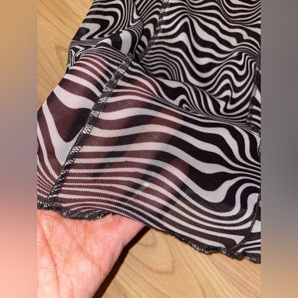 COPY - Y2K brown and beige mesh mini skirt ! 🤩🤎🖤🤎✨ (new without tags!) - Picture 10 of 10